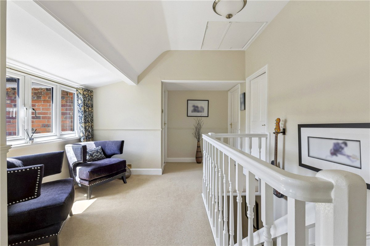 5 bedroom House, Leaze Road, Marlborough, SN8 - Available, Image 10