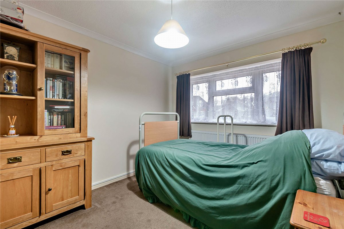 4 bedroom Bungalow, Long Lane, Hermitage, RG18 - Available, Image 9