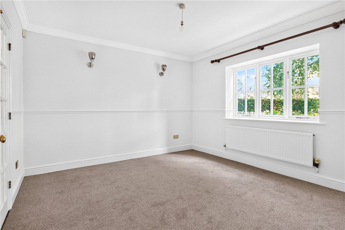 5 bedroom House, Whitethorn Close, Stoke Mandeville, HP22 - Available, Image 6