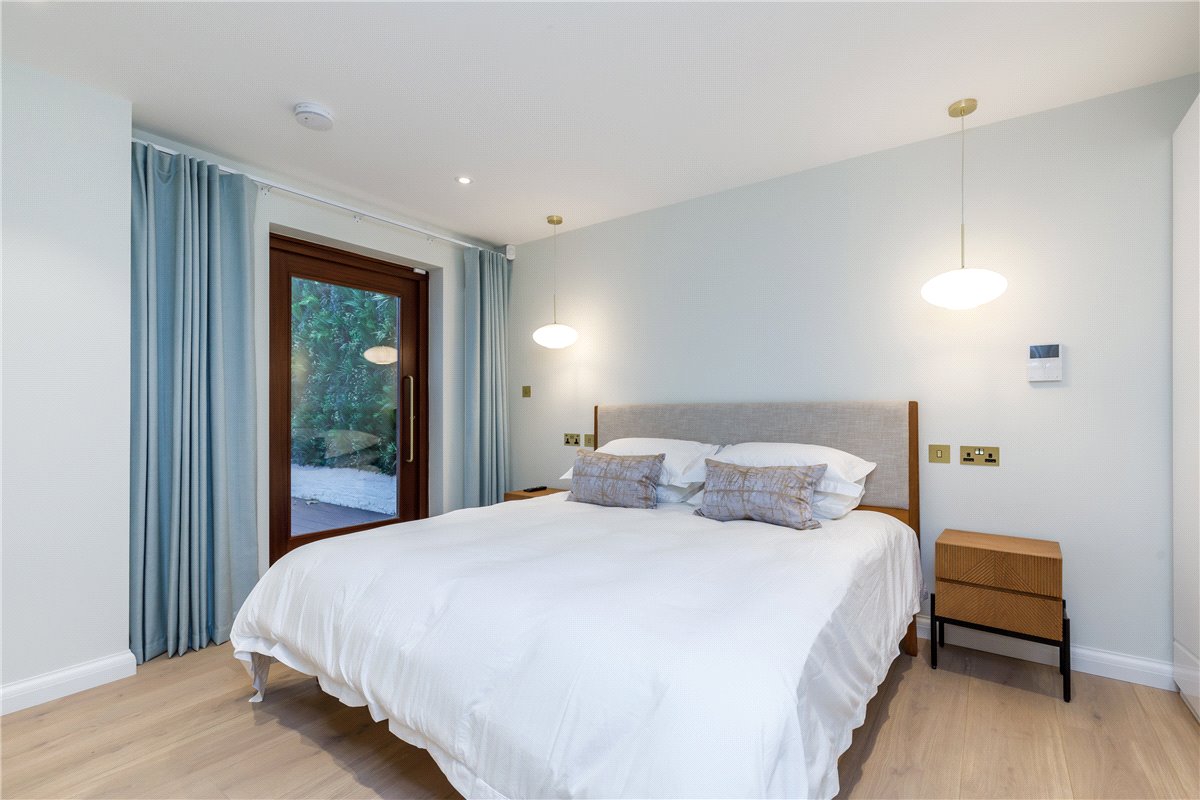 3 bedroom Maisonette, Cornwall Gardens, South Kensington, SW7 - Available, Image 13