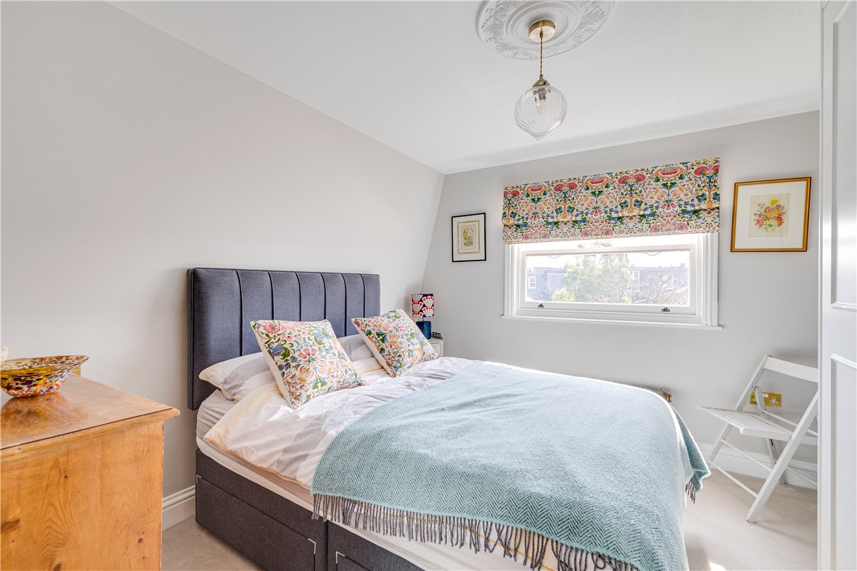 3 bedroom Maisonette, Queensmill Road, London, SW6 - Sold STC, Image 3