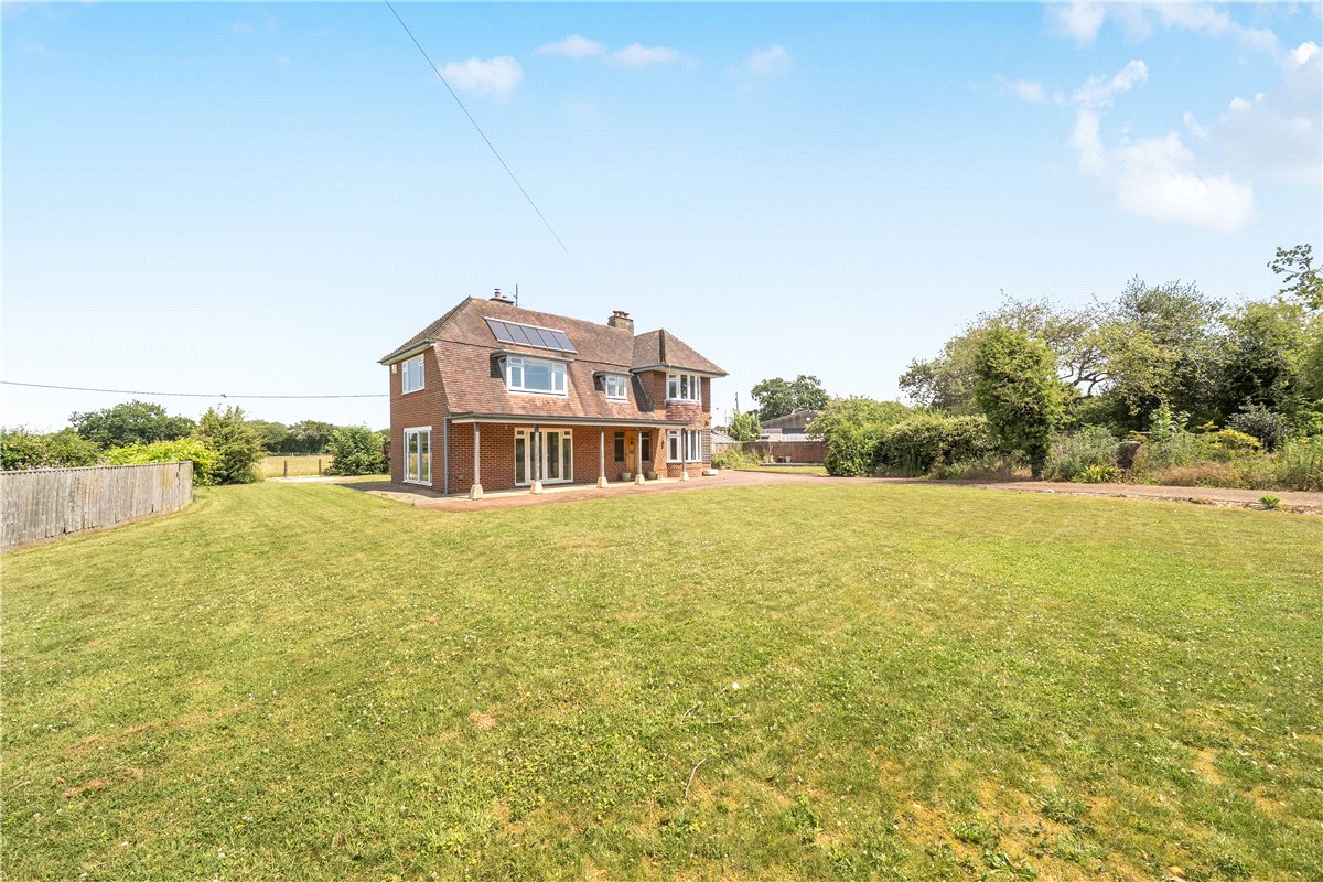 4 bedroom House, Fisher's Brook, Calne, SN11 - Let Agreed