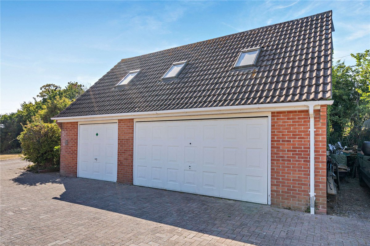 5 bedroom House, Fox's Lane, Kingsclere, RG20 - Available, Image 25