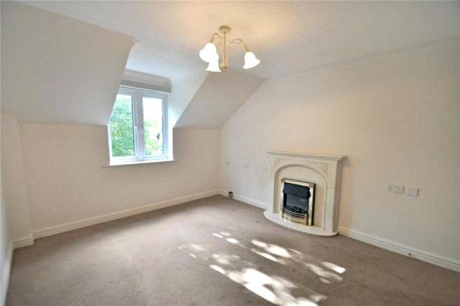 1 bedroom Flat, Kelham Gardens, Marlborough, SN8 - , Image 2