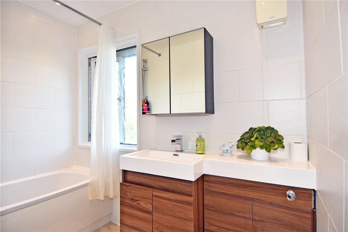 3 bedroom House, Murray Road, Richmond, TW10 - Let Agreed, Image 3