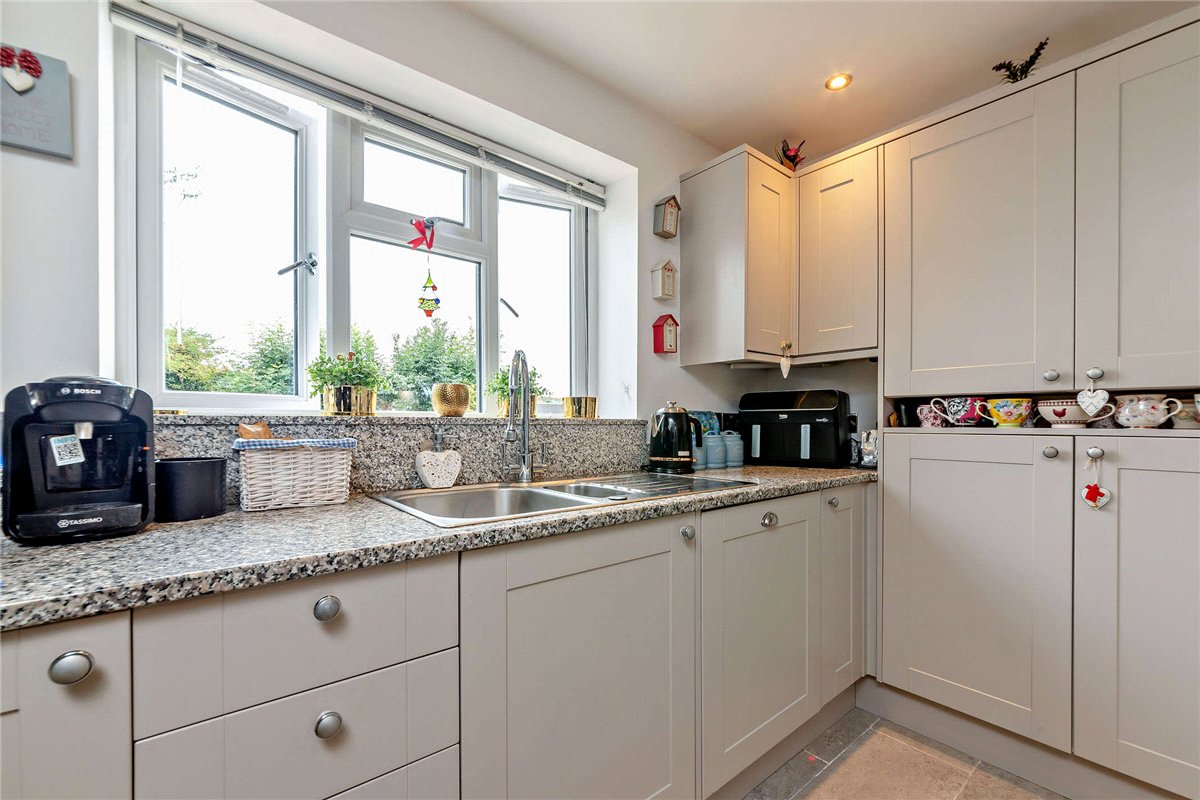 4 bedroom House, Edwards Hill, Lambourn, RG17 - Available, Image 5