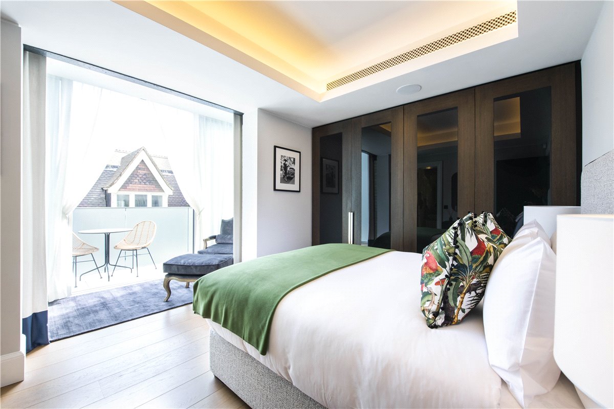 3 bedroom Flat, Duke Street, Mayfair, W1K - Available, Image 7
