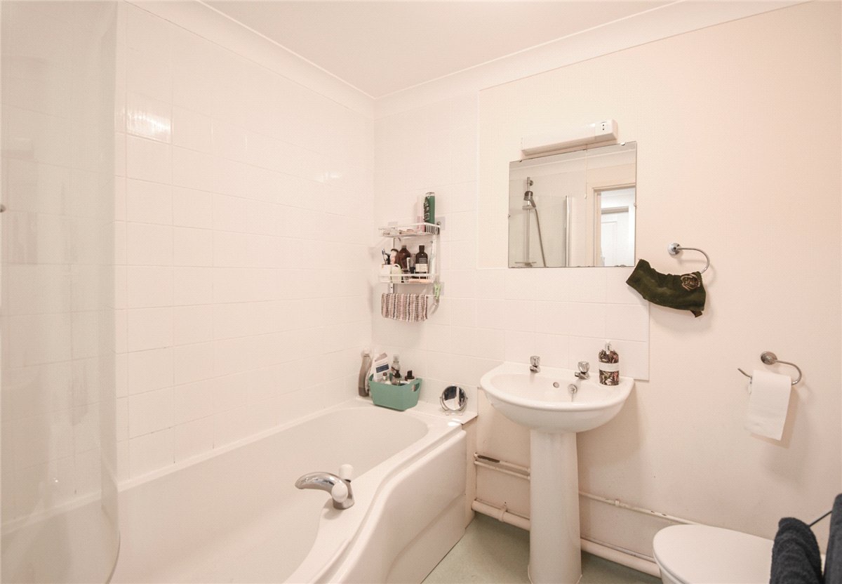 1 bedroom Flat, New Road, Harston, CB22 - , Image 3