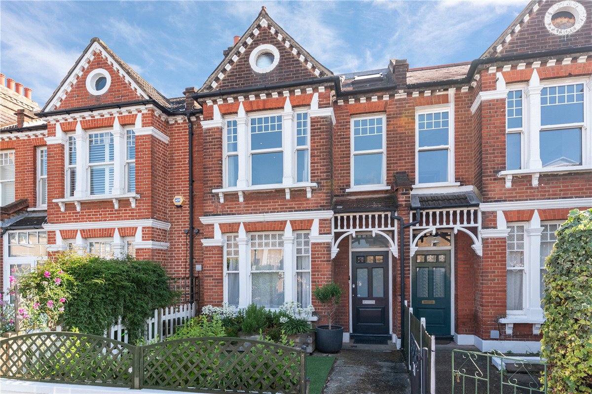 2 bedroom Flat, Beechcroft Road, London, SW17 - Sold