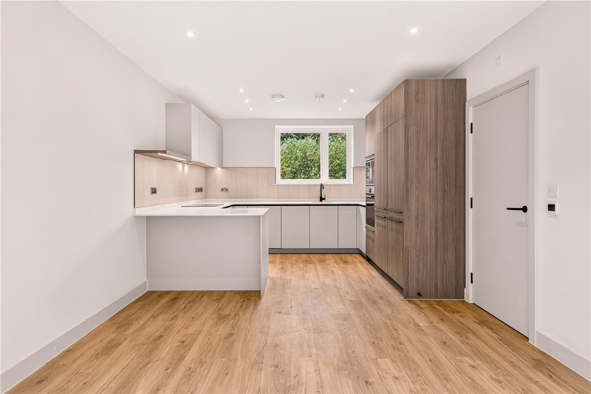 4 bedroom House, Ballast Road, Erith, DA8 - Available, Image 18