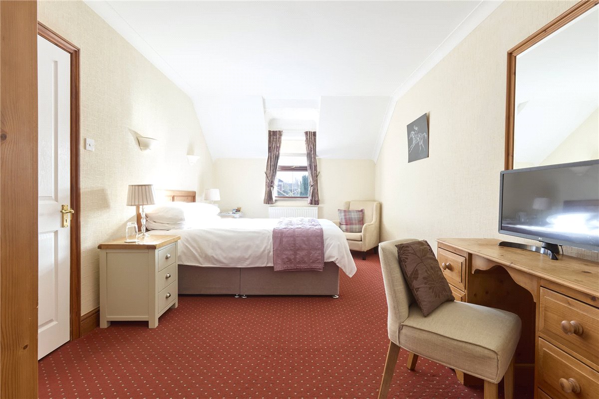 6 bedroom House, Warrington Street, Newmarket, CB8 - Available, Image 11