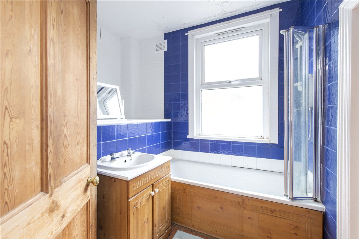 2 bedroom Maisonette, Loubet Street, London, SW17 - , Image 6