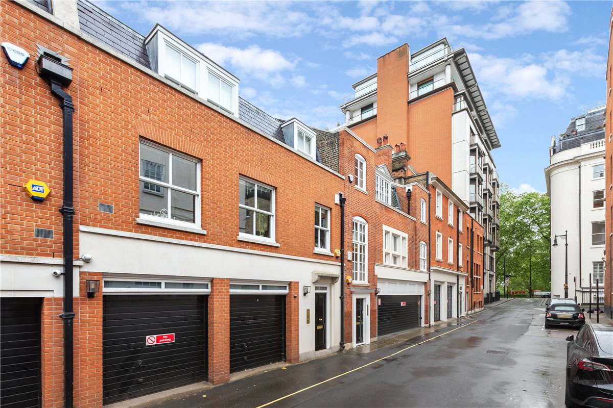 2 bedroom Maisonette, Woods Mews, Mayfair, W1K - Available, Image 15