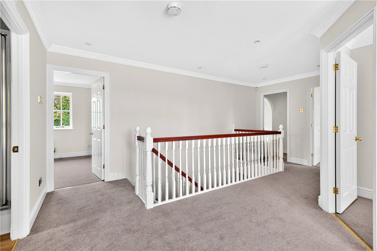5 bedroom House, Whitethorn Close, Stoke Mandeville, HP22 - Available, Image 8