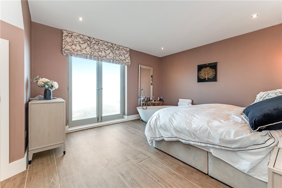 3 bedroom Flat, Farne House, 12 Crewe Street, NE68 - Available, Image 8