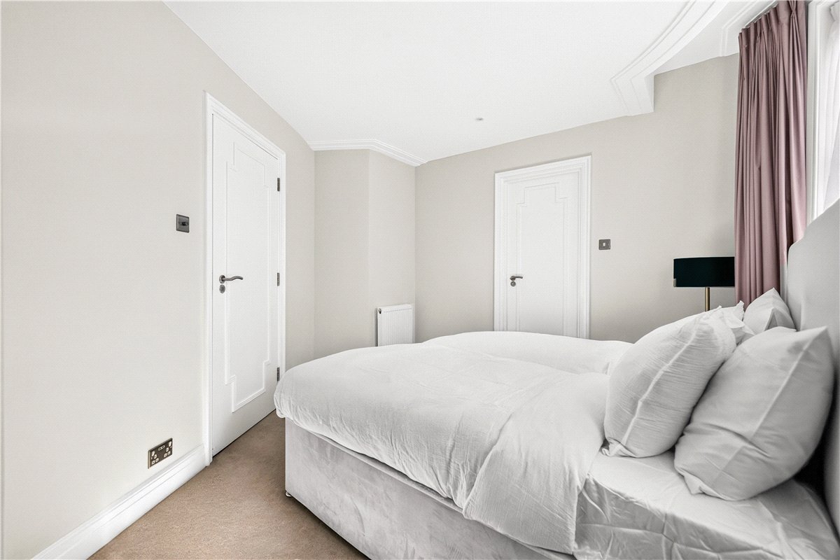 3 bedroom Flat, Chartwell Court, 50 Gloucester Square, W2 - Available, Image 31
