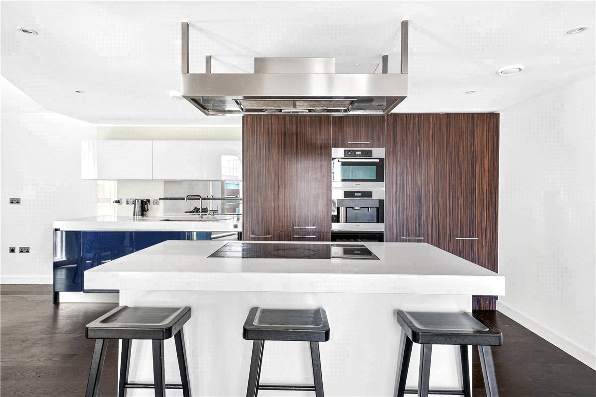 3 bedroom Flat, Gatiff Road, Pimlico, SW1W - Available, Image 4