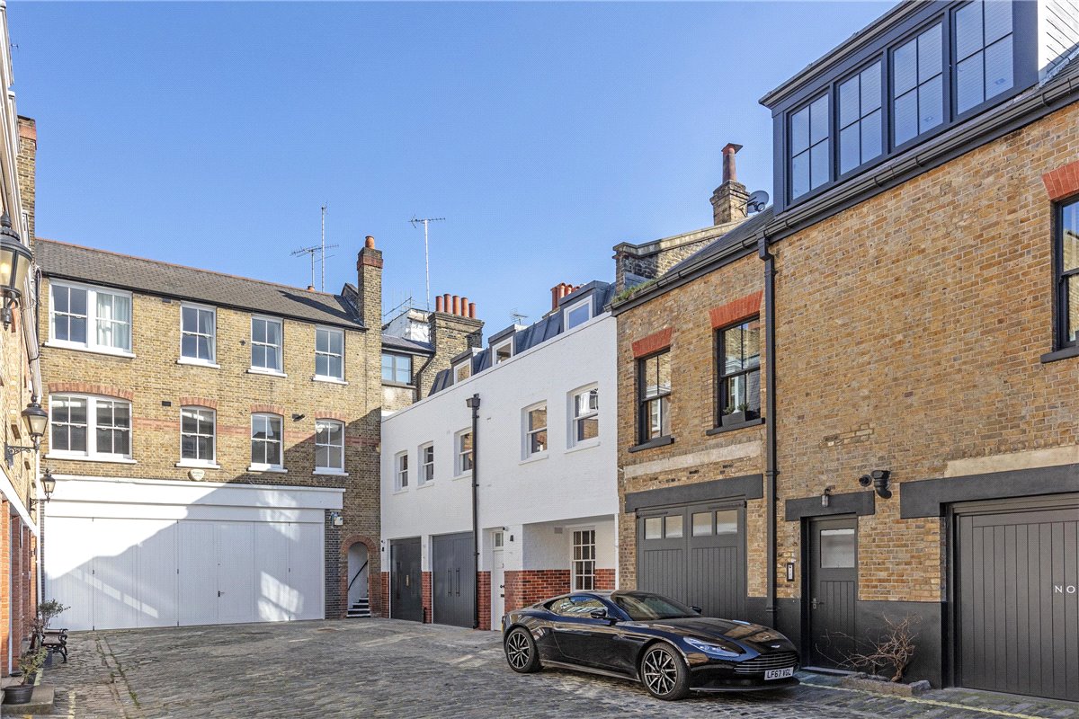 2 bedroom Flat, Weymouth Mews, Marylebone, W1G - Available, Image 4
