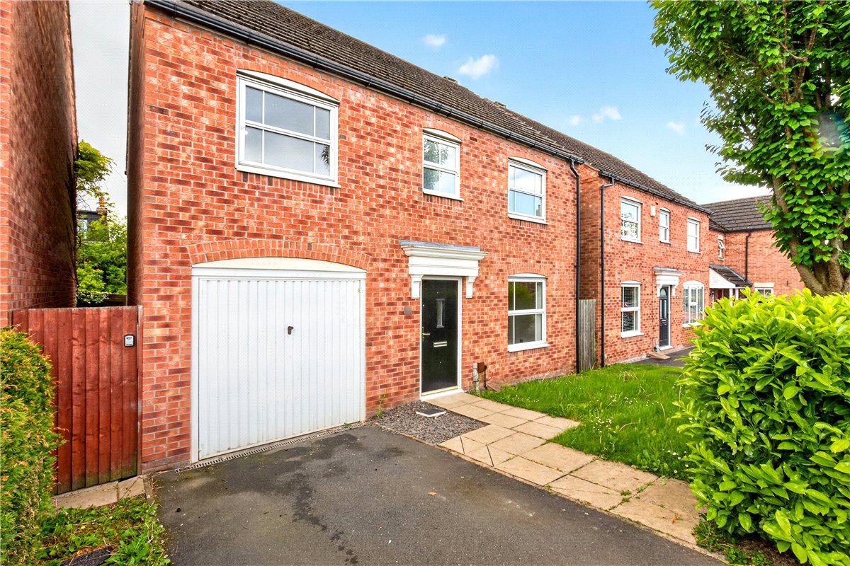 4 bedroom House, Sandwath Drive, Church Fenton, LS24 - Available