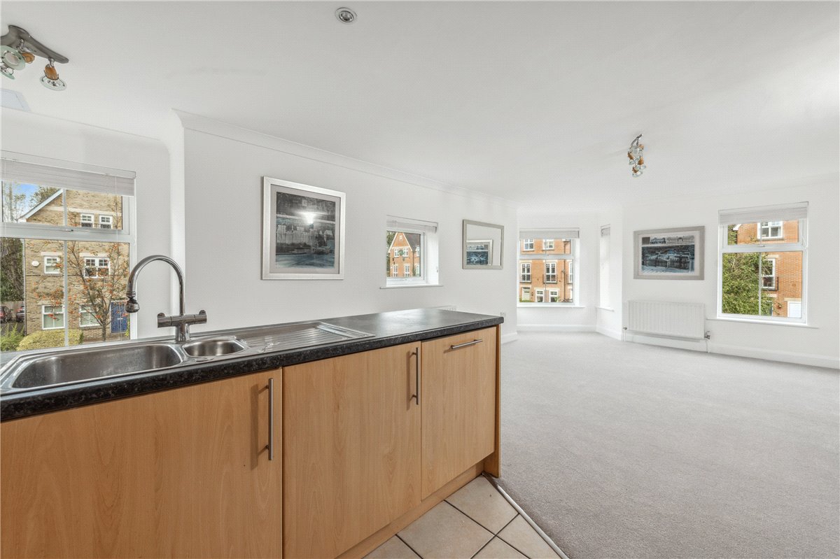 2 bedroom Flat, Coxs Ground, Oxford, OX2 - , Image 6