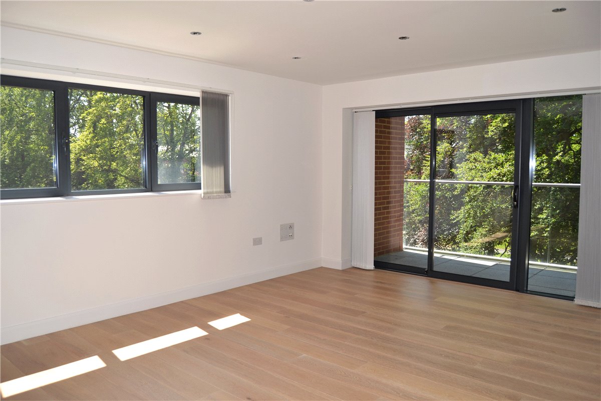 2 bedroom Flat, Racecourse Road, Newbury, RG14 - , Image 1