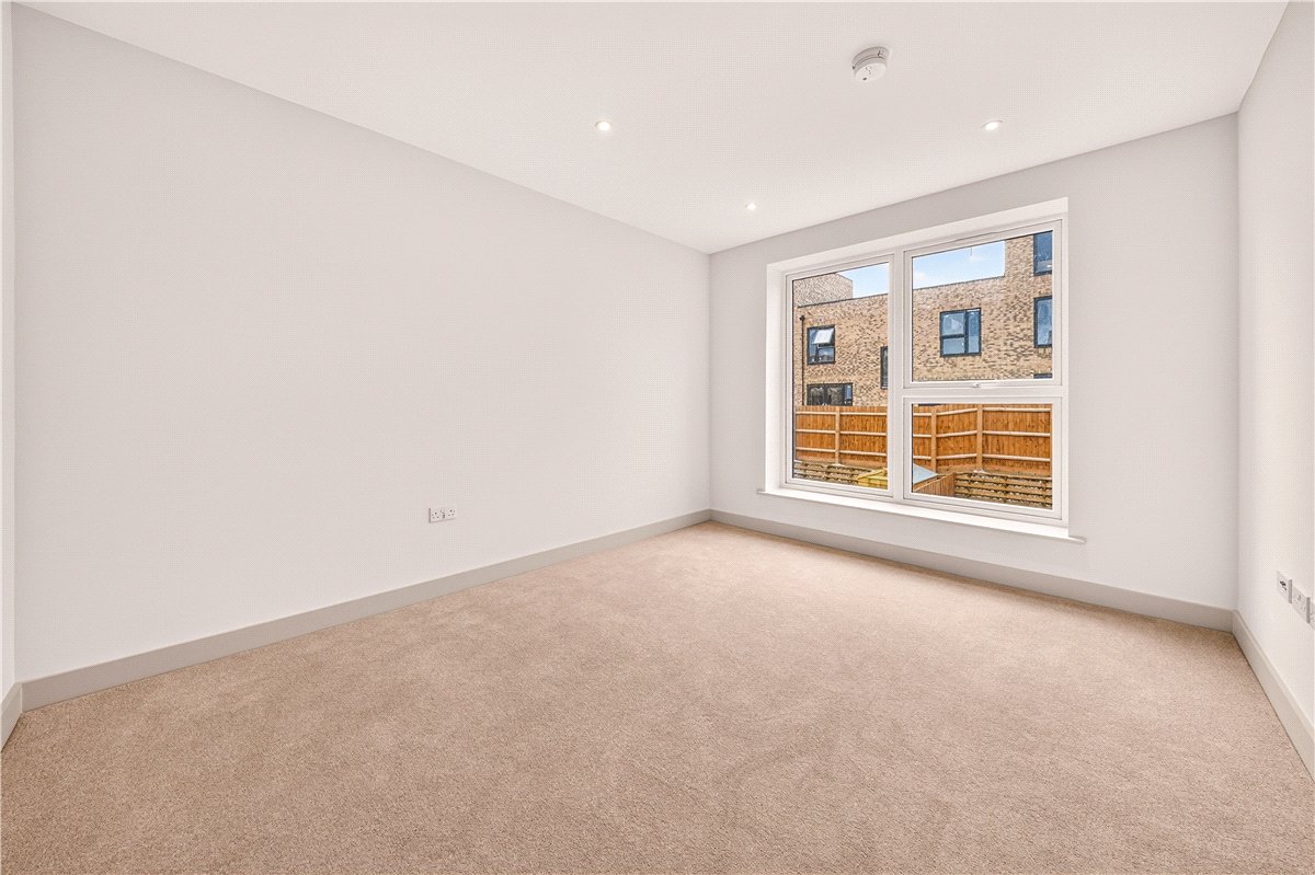 3 bedroom House, Ballast Road, Erith, DA8 - Available, Image 6