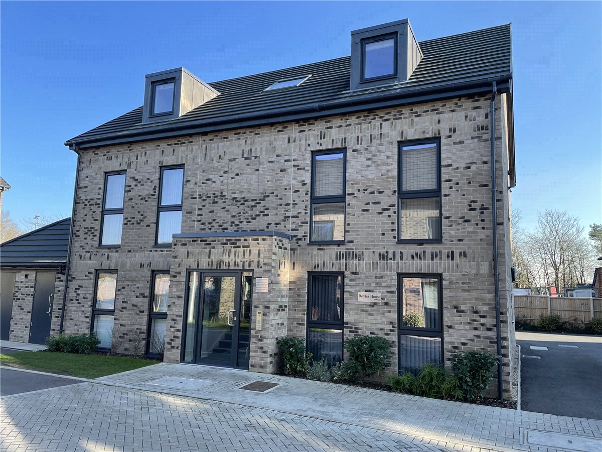 1 bedroom Flat, Steel Close, Newtown Road, RG14 - Available, Image 1