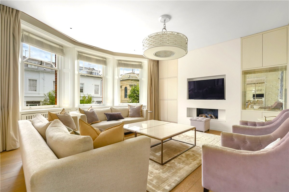 4 bedroom Flat, Wynnstay Gardens, Kensington, W8 - Available, Image 2