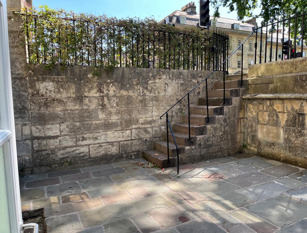 555 Sq Ft, 26 Queen Square, Bath, BA1 - Available, Image 1