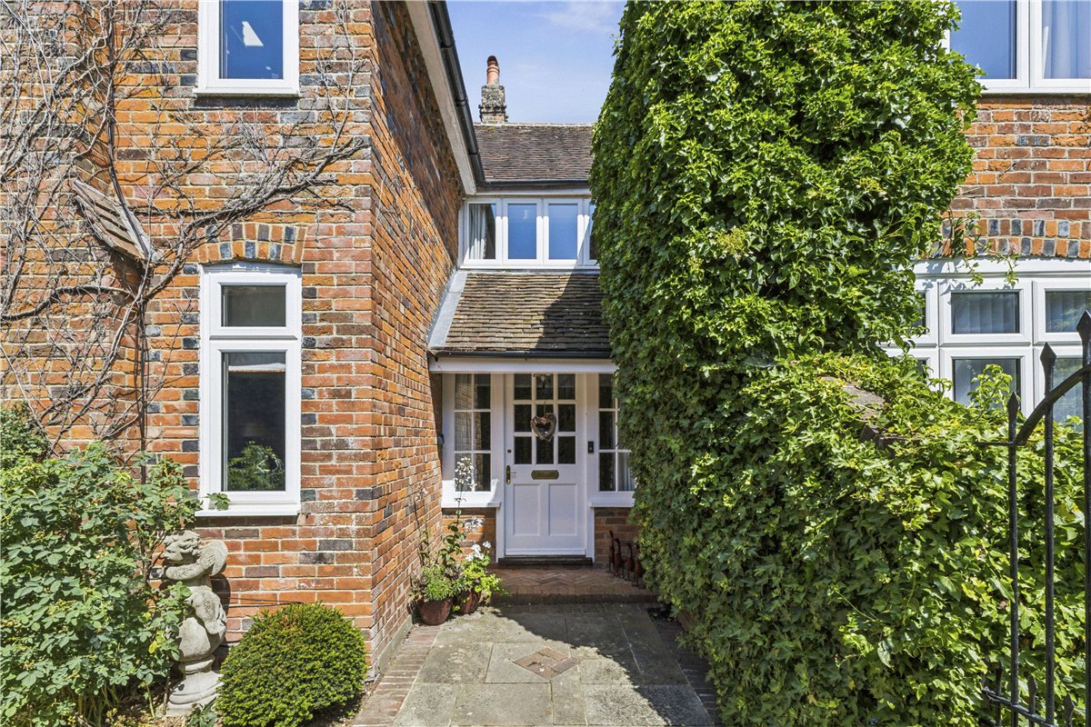 5 bedroom House, Leaze Road, Marlborough, SN8 - Available, Image 22