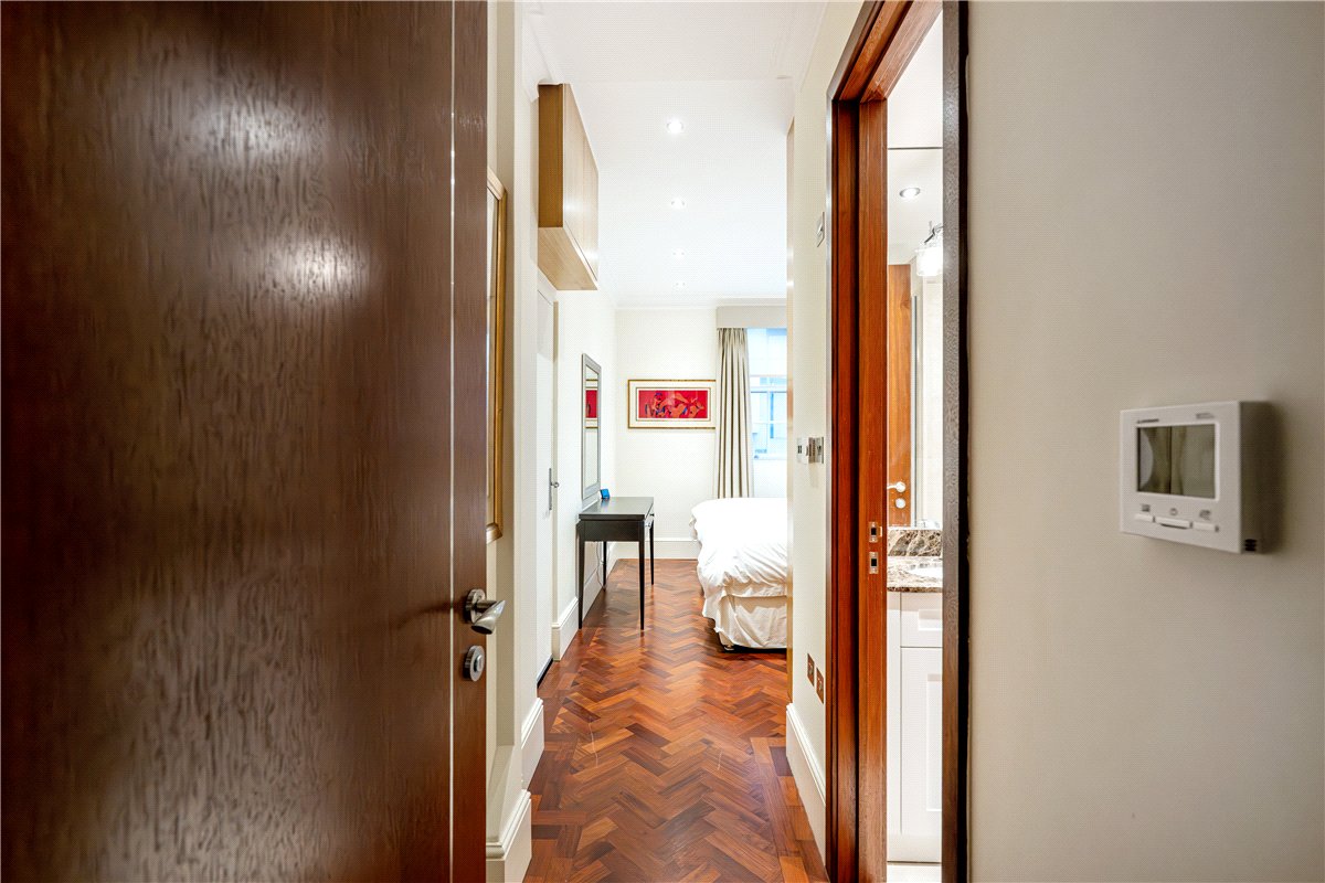 2 bedroom Flat, Grosvenor Square, Mayfair, W1K - Available, Image 12