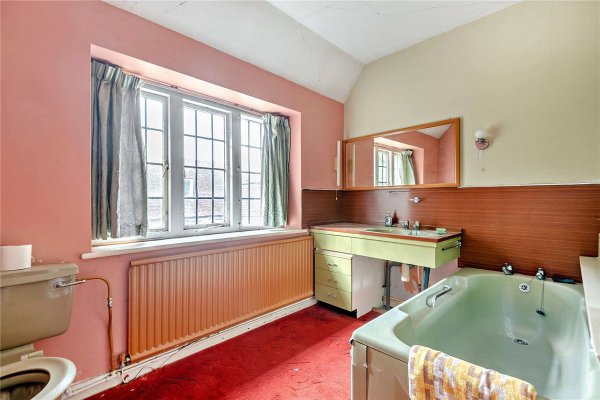 6 bedroom House, Burys Bank Road, Greenham, RG19 - Sold, Image 3