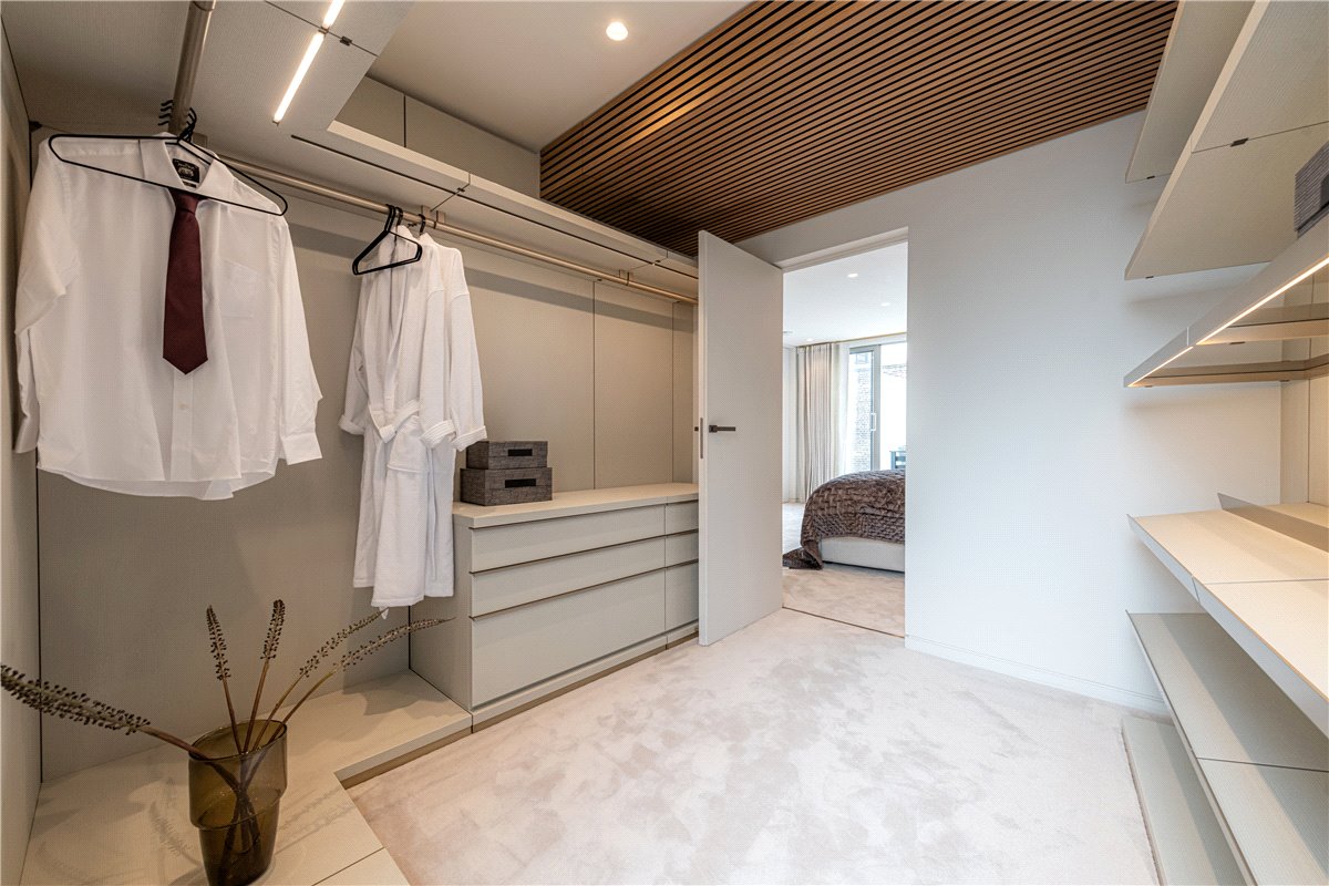 3 bedroom Maisonette, South Molton Street, Mayfair, W1K - Available, Image 21