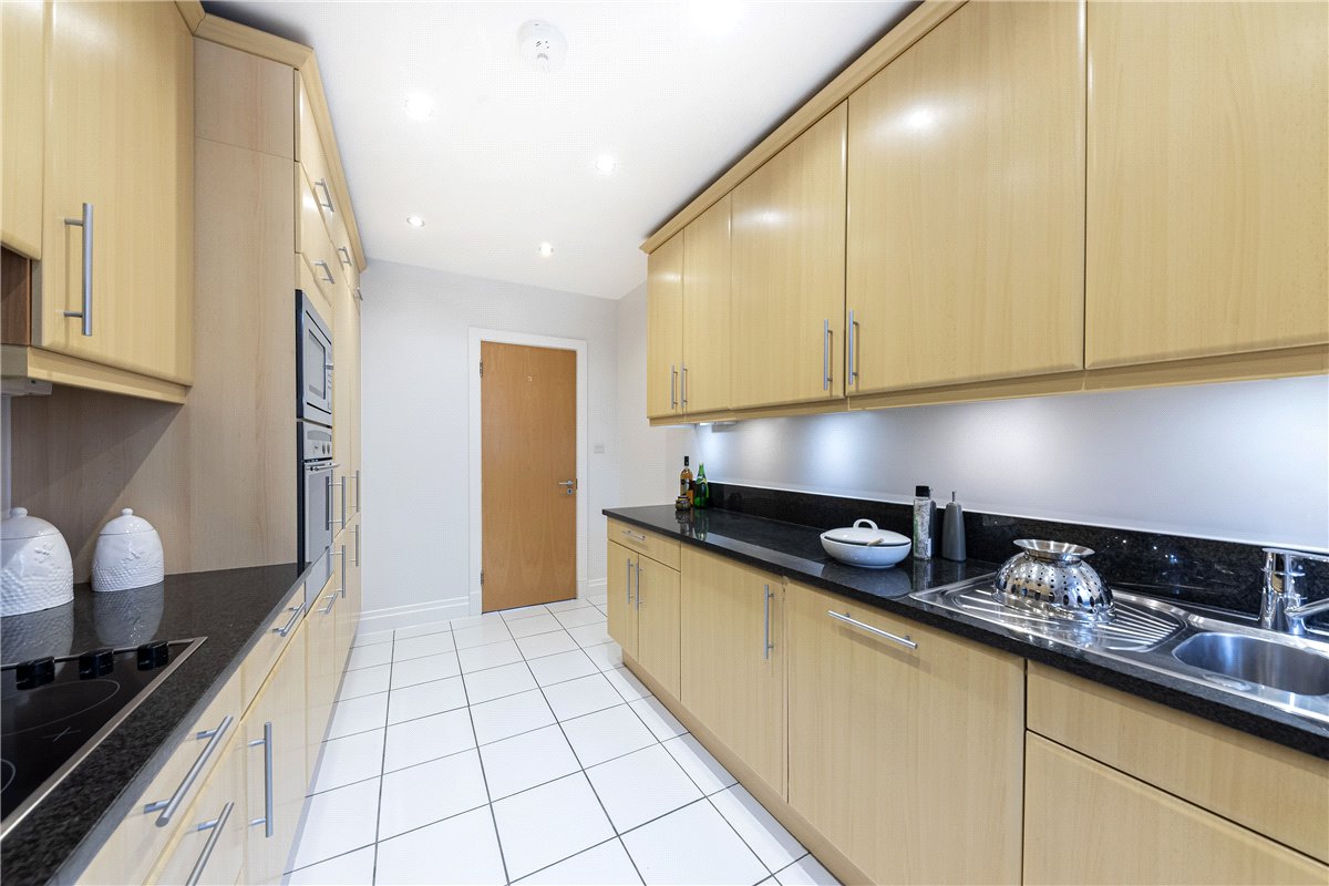 3 bedroom Flat, Stafford Court, Kensington High Street, W8 - Available, Image 1