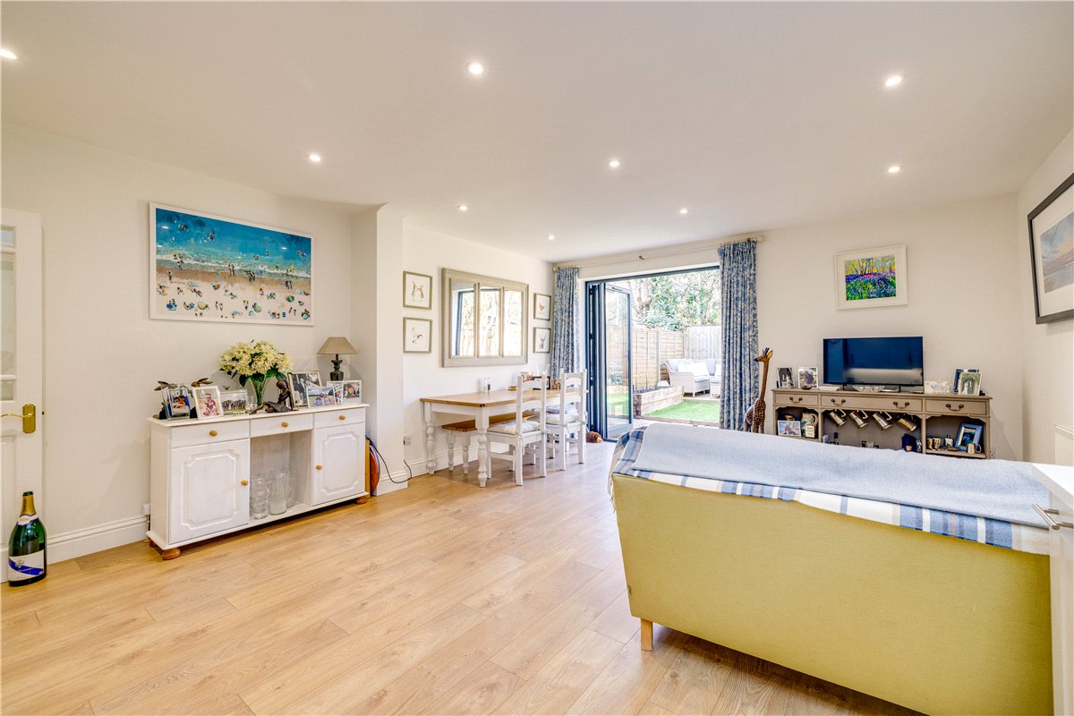 2 bedroom Flat, Birdhurst Road, London, SW18 - Available, Image 10