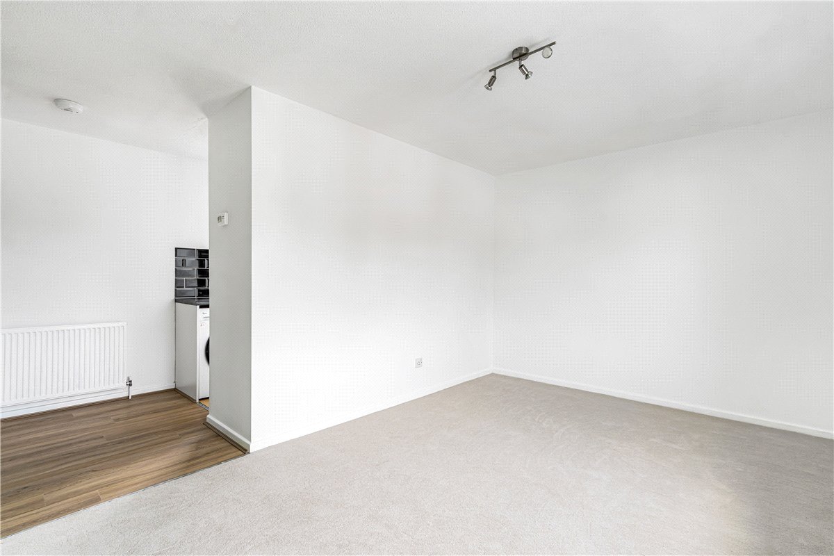 2 bedroom Flat, St. Clements Street, Oxford, OX4 - Available, Image 3