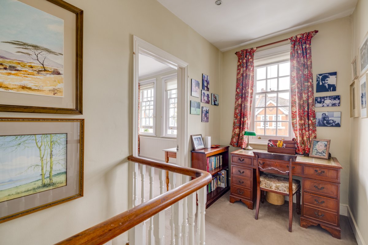 3 bedroom House, First Avenue, London, SW14 - Available, Image 8
