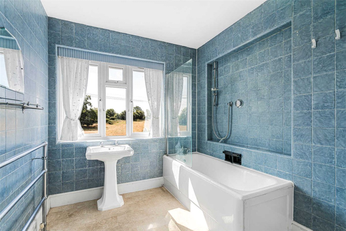 4 bedroom House, Kings Lane, South Heath, HP16 - Available, Image 12