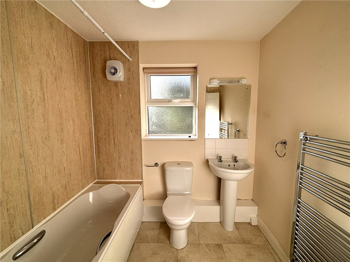 4 bedroom House, Azerley Grove, Harrogate, HG3 - Available, Image 5