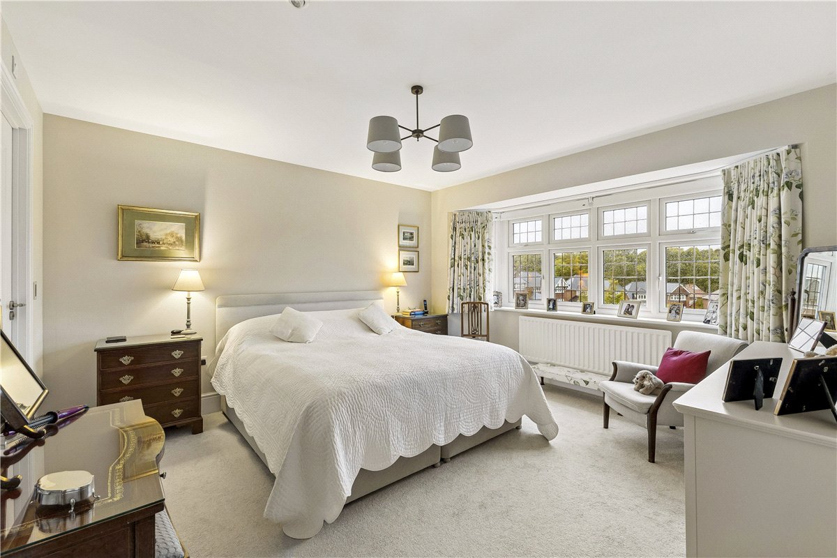 4 bedroom House, Robert Usher Drive, Marlborough, SN8 - Available, Image 8