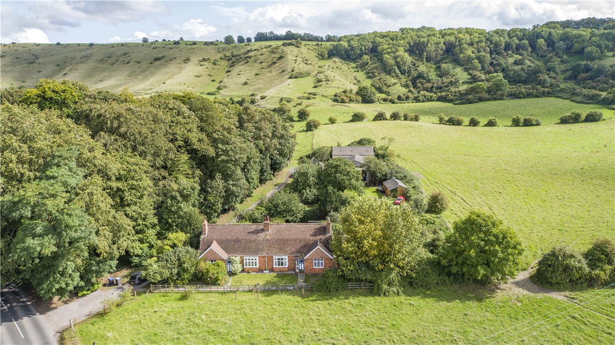 155  Farm, Bratton Road, Westbury, BA13 - Sold