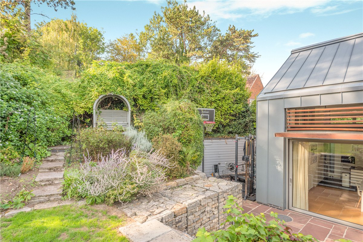 3 bedroom House, Grange Close, Winchester, SO23 - Available, Image 19