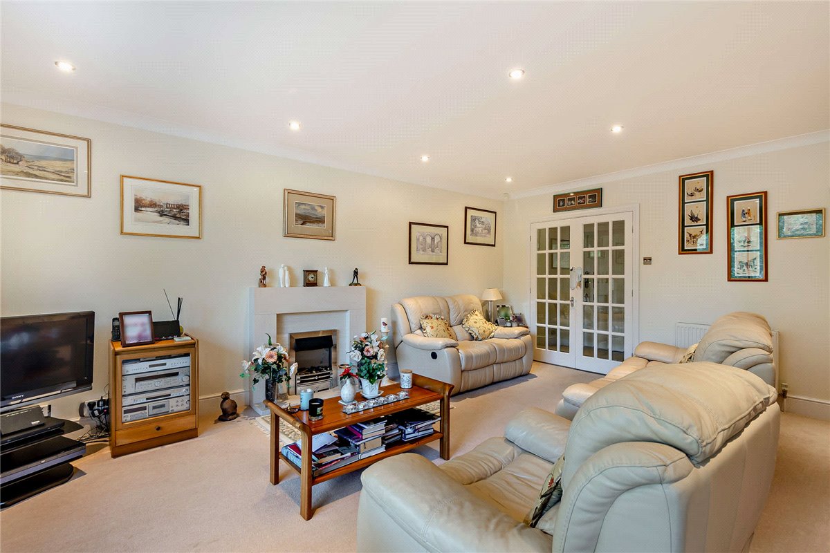 3 bedroom Flat, St James Court, 29A Wheatlands Road East, HG2 - Sold, Image 9