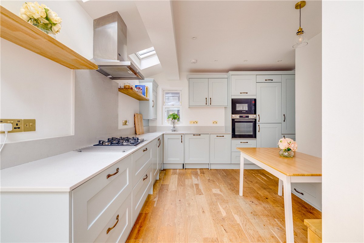 2 bedroom Flat, Astonville Street, London, SW18 - Available, Image 8