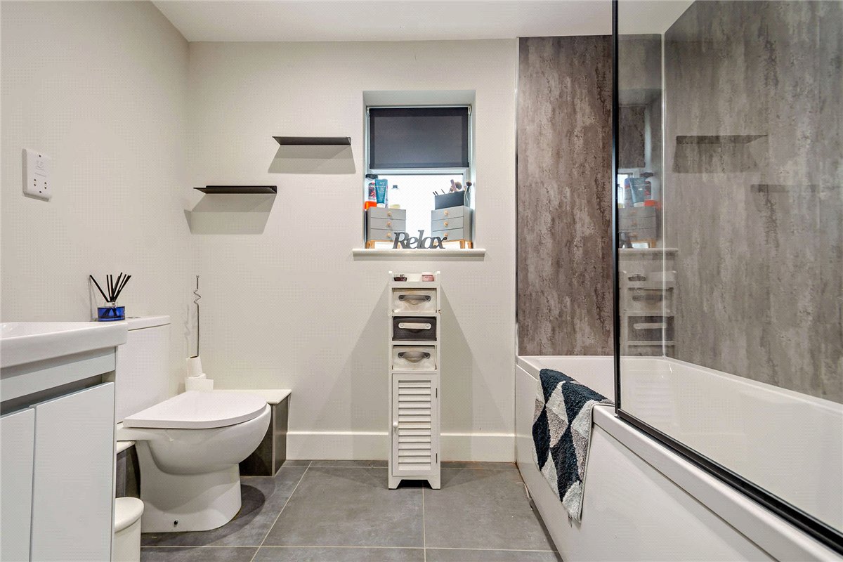 6 bedroom House, Calcutt, Near Knaresborough, HG5 - Available, Image 6