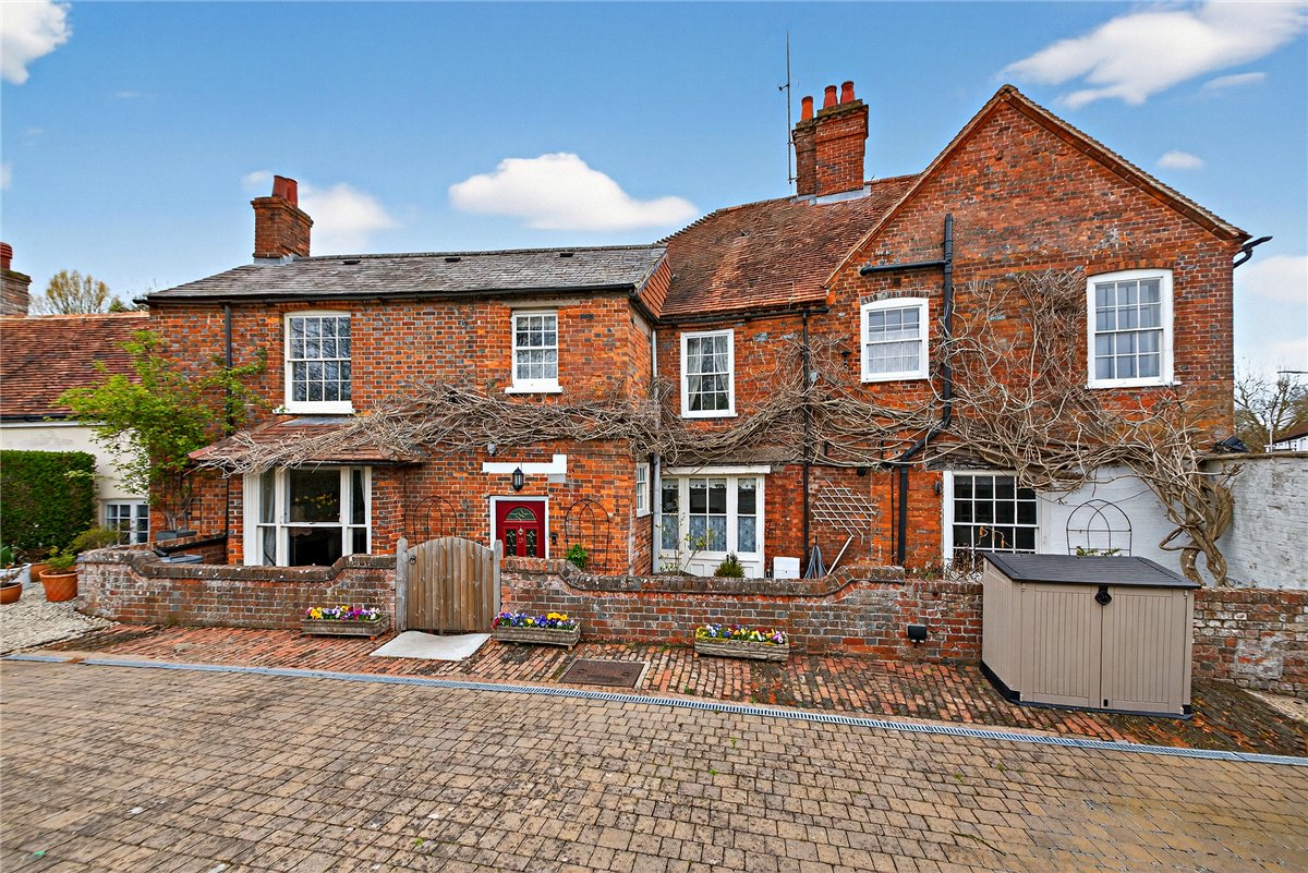 7 bedroom House, Bridge Street, Hungerford, RG17 - Available