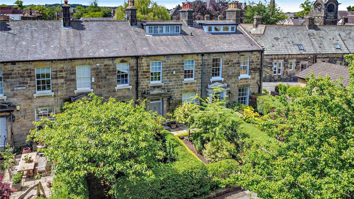 3 bedroom House, Albert Terrace, Harrogate, HG1 - Available