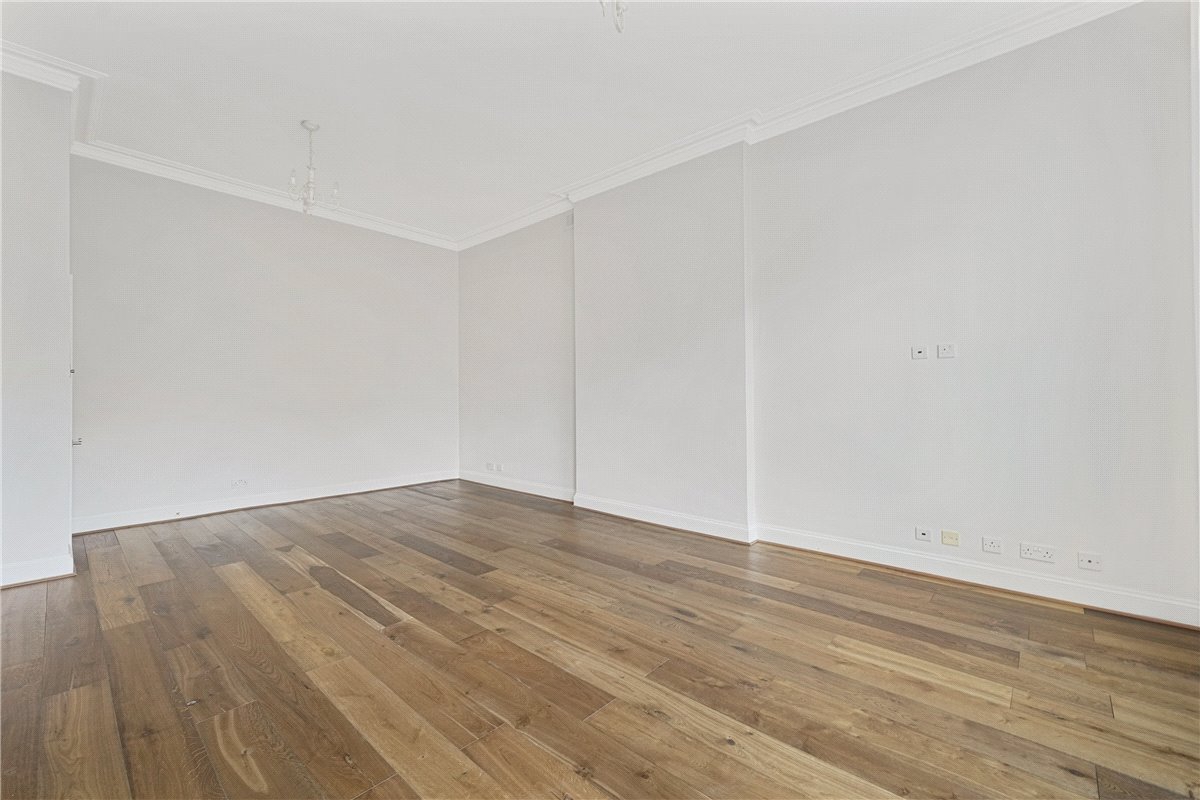 3 bedroom Flat, Queens Gate, Kensington, SW7 - Available, Image 15