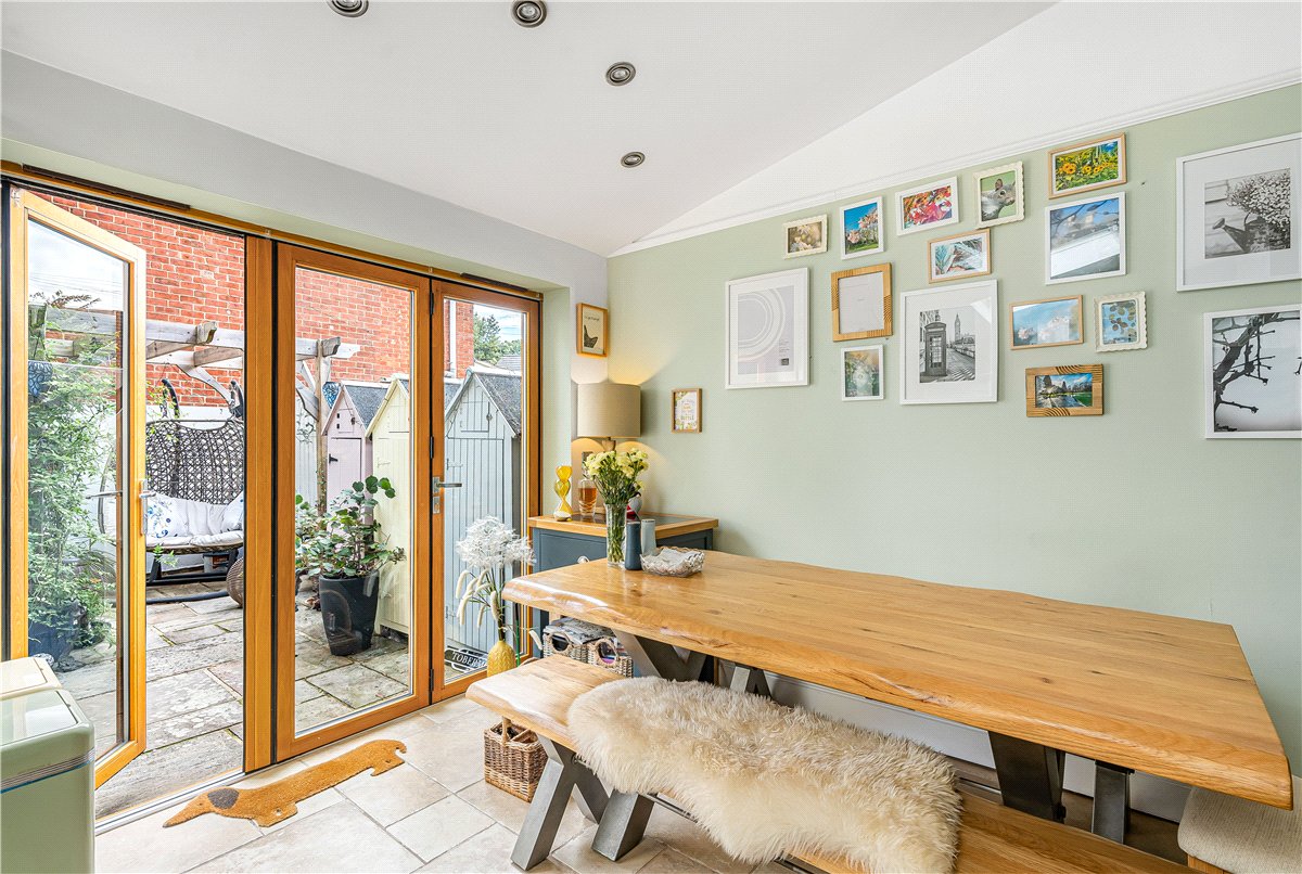 3 bedroom House, Quarry Road, Swindon, SN1 - Available, Image 3
