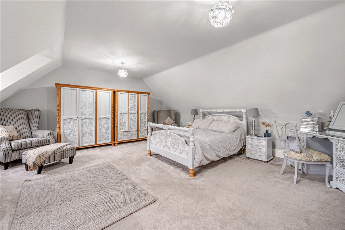 6 bedroom House, Selby Road, Riccall, YO19 - Available, Image 2